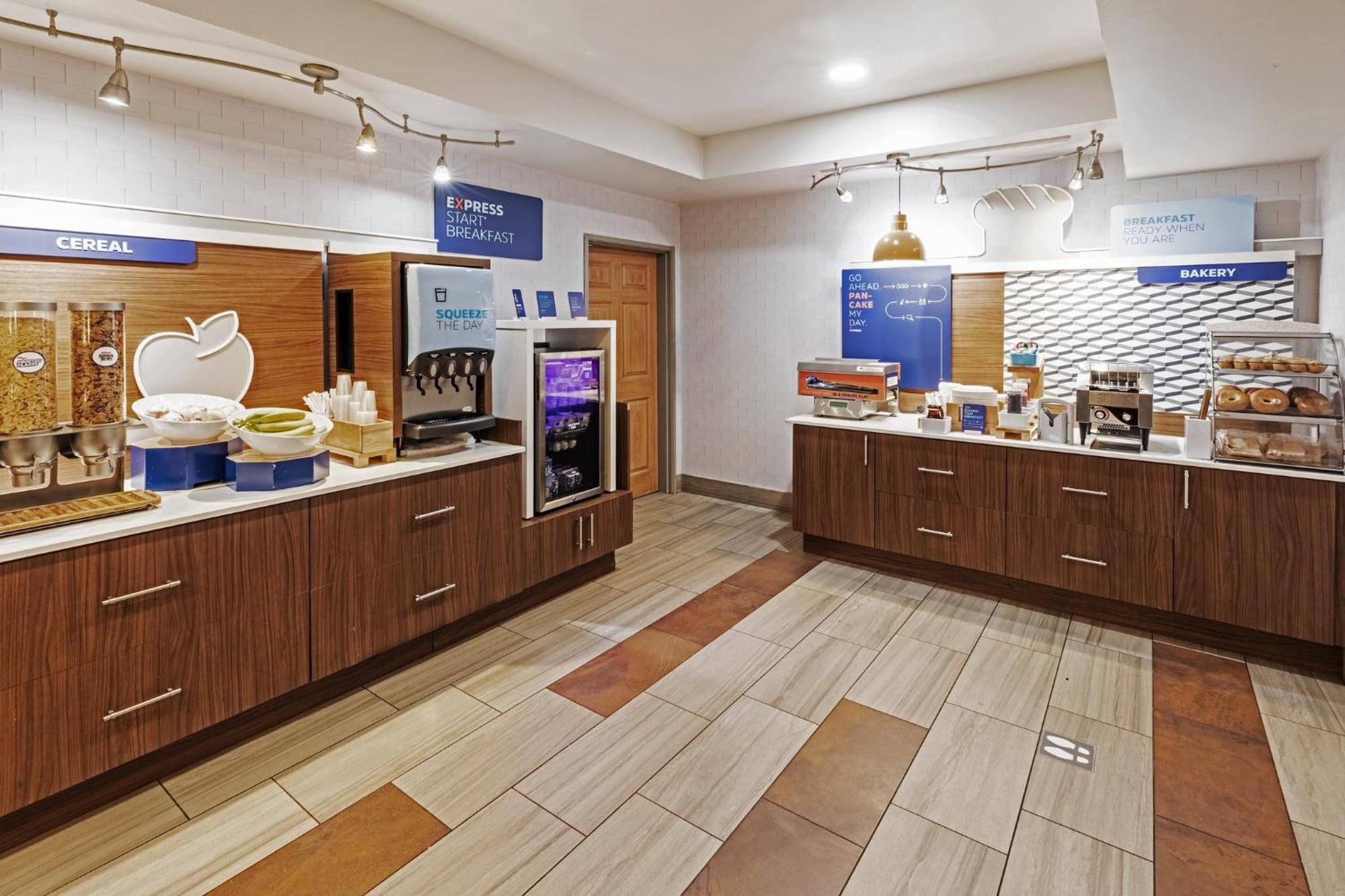 Hotel Express & Tulsa S Hwy 51 By Ihg Broken Arrow