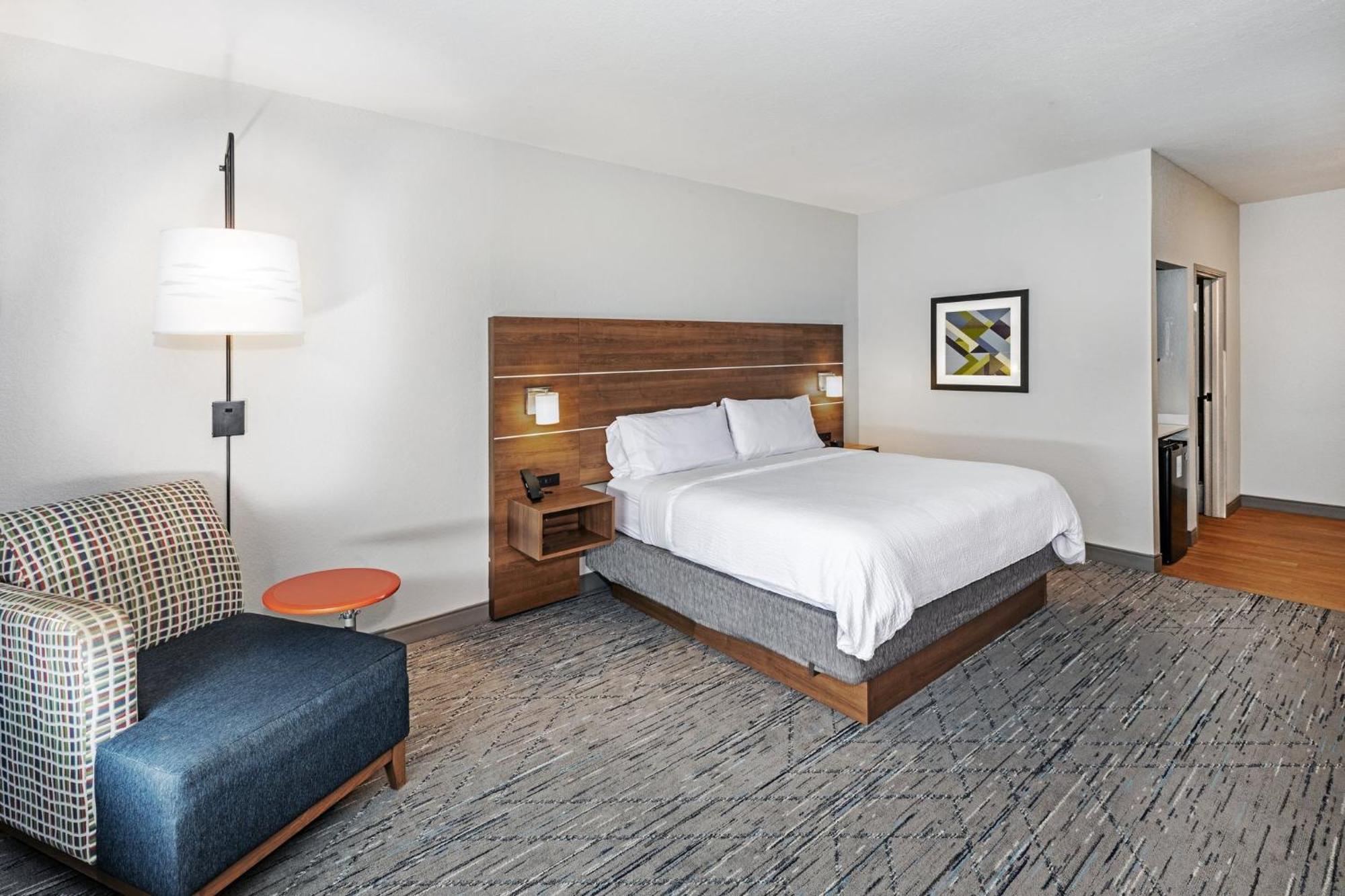 Hotel Express & Tulsa S Hwy 51 By Ihg