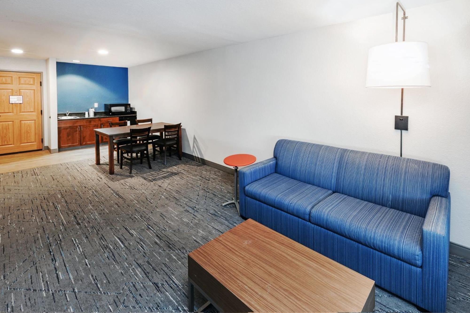 Hotel Express & Tulsa S Hwy 51 By Ihg