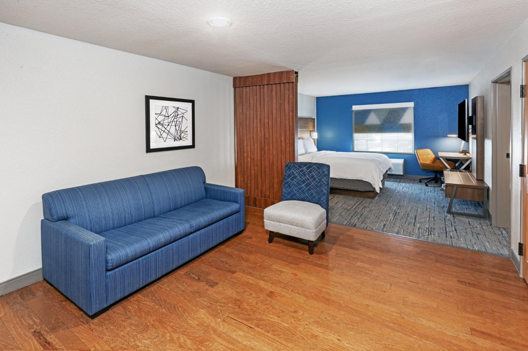 Hotel Express & Tulsa S Hwy 51 By Ihg 3*