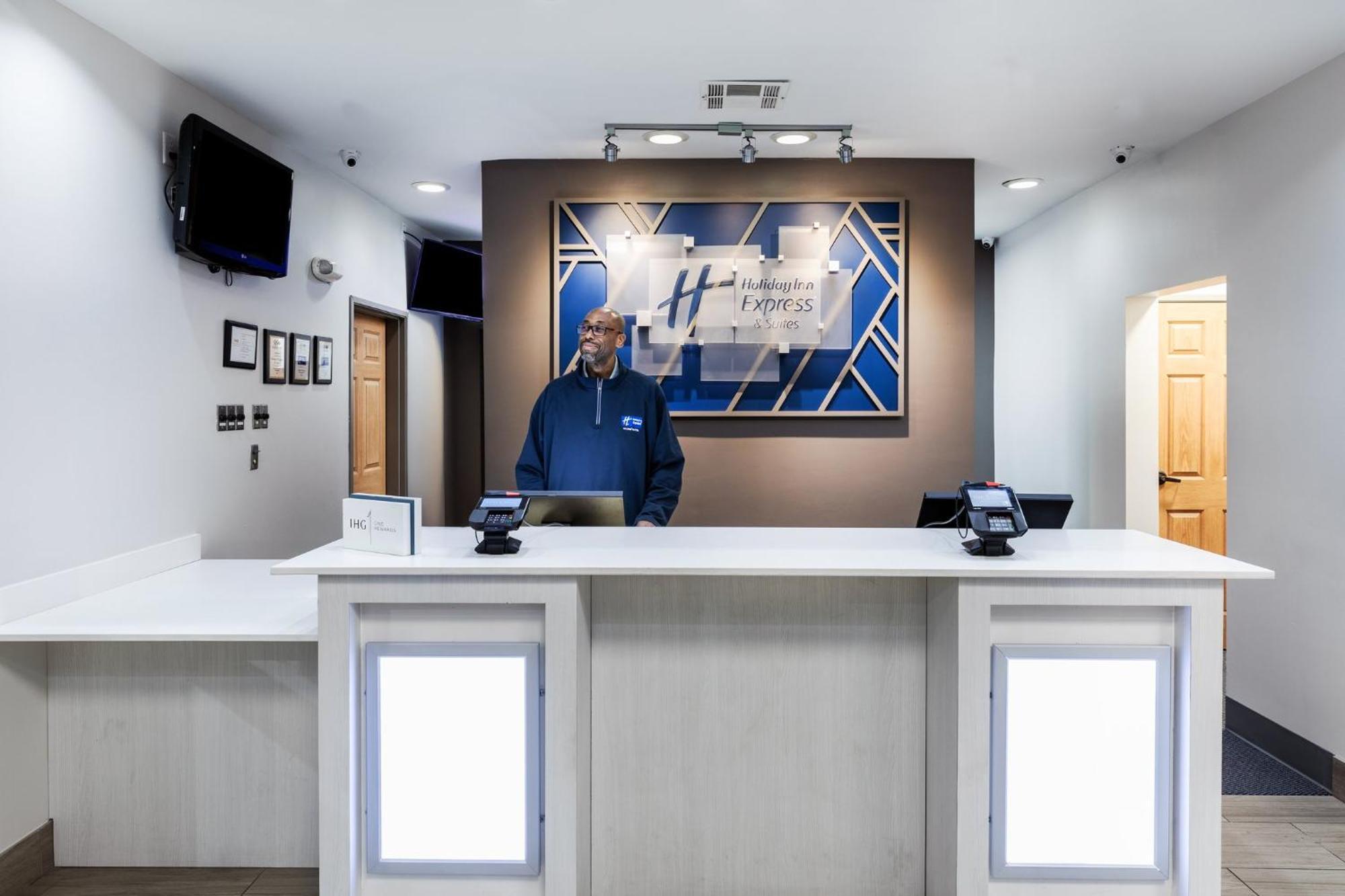 Hotel Express & Tulsa S Hwy 51 By Ihg Broken Arrow