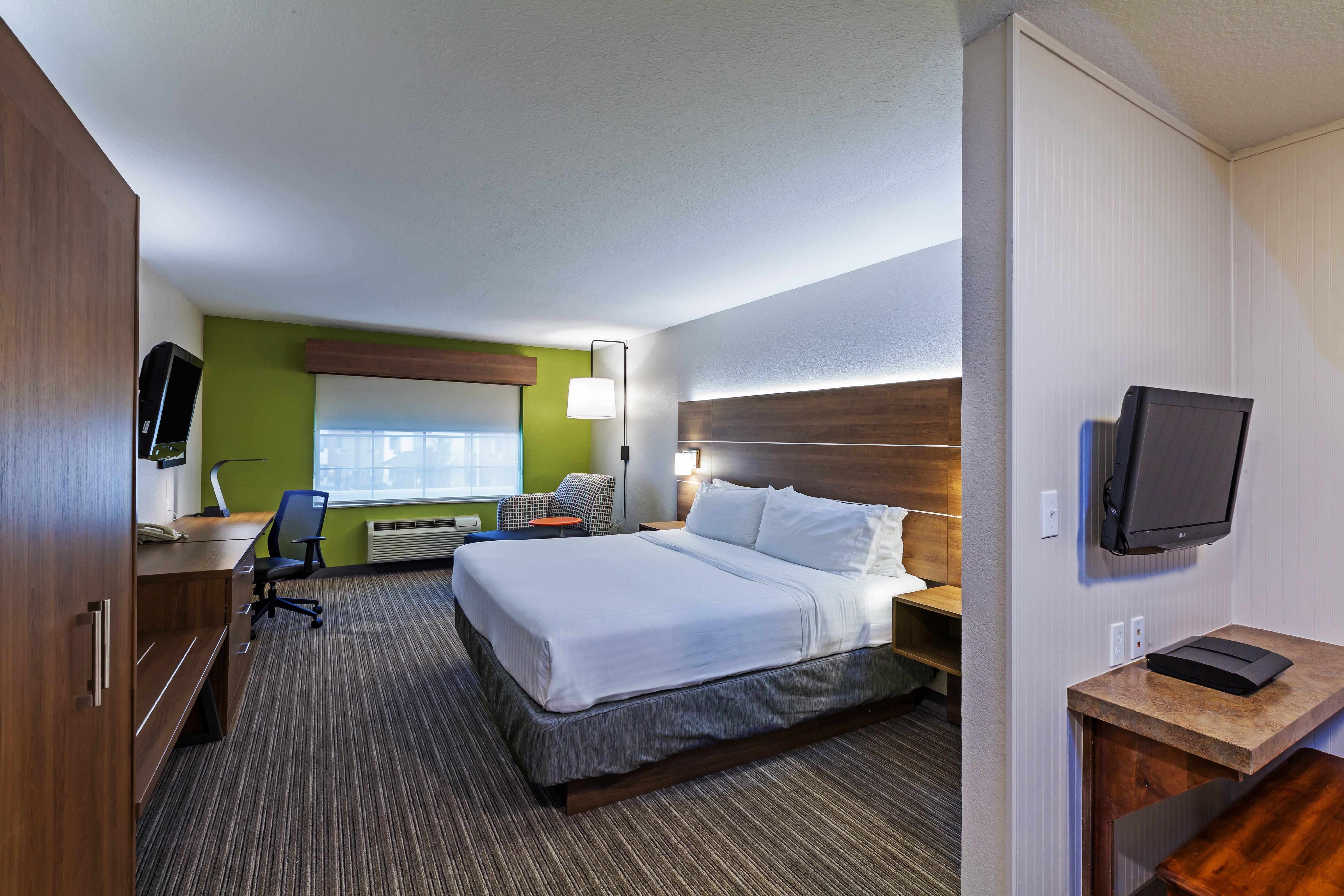 Express & Tulsa S Hwy 51 By Ihg
