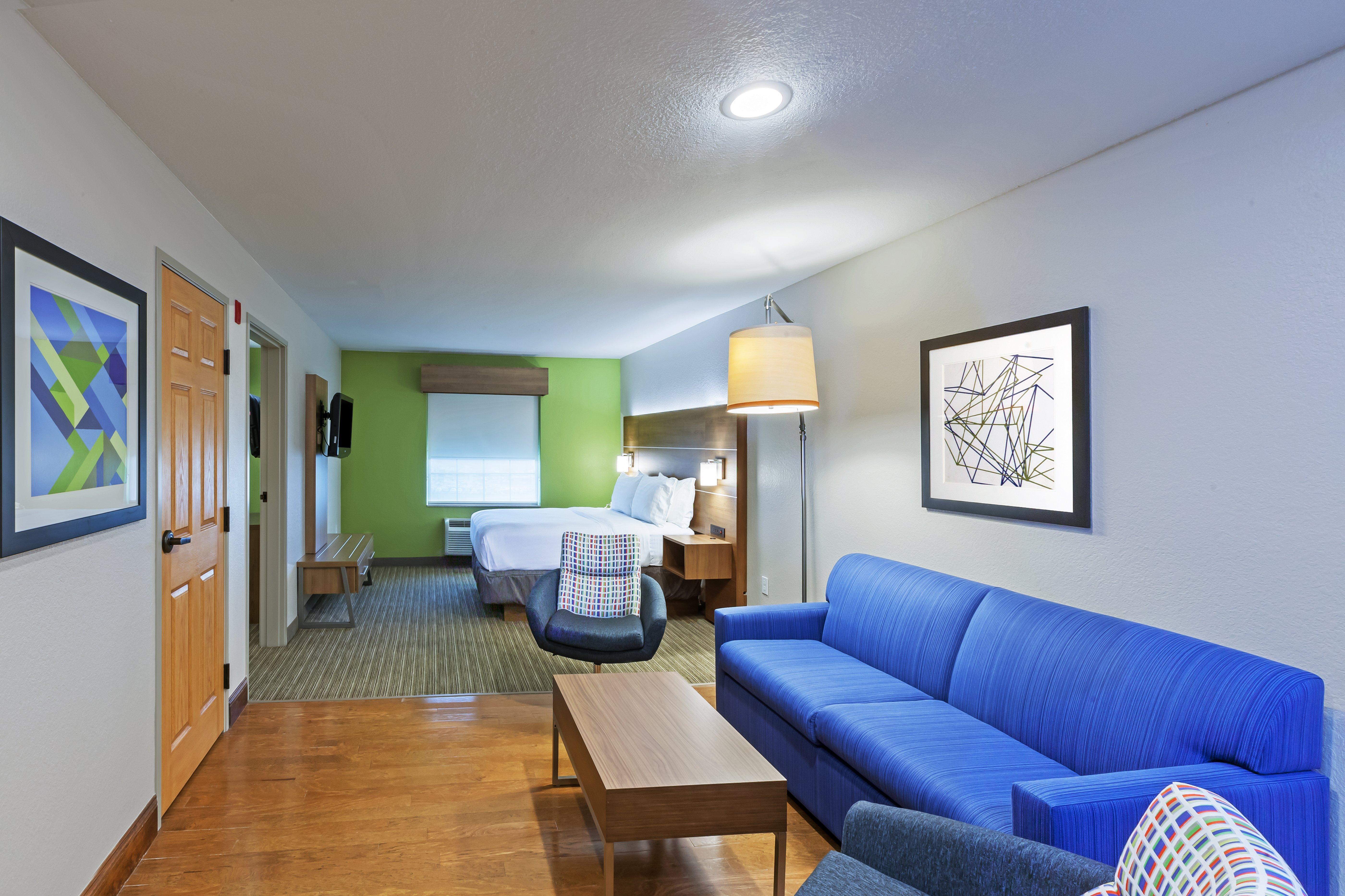 Express & Tulsa S Hwy 51 By Ihg Hotel 3*