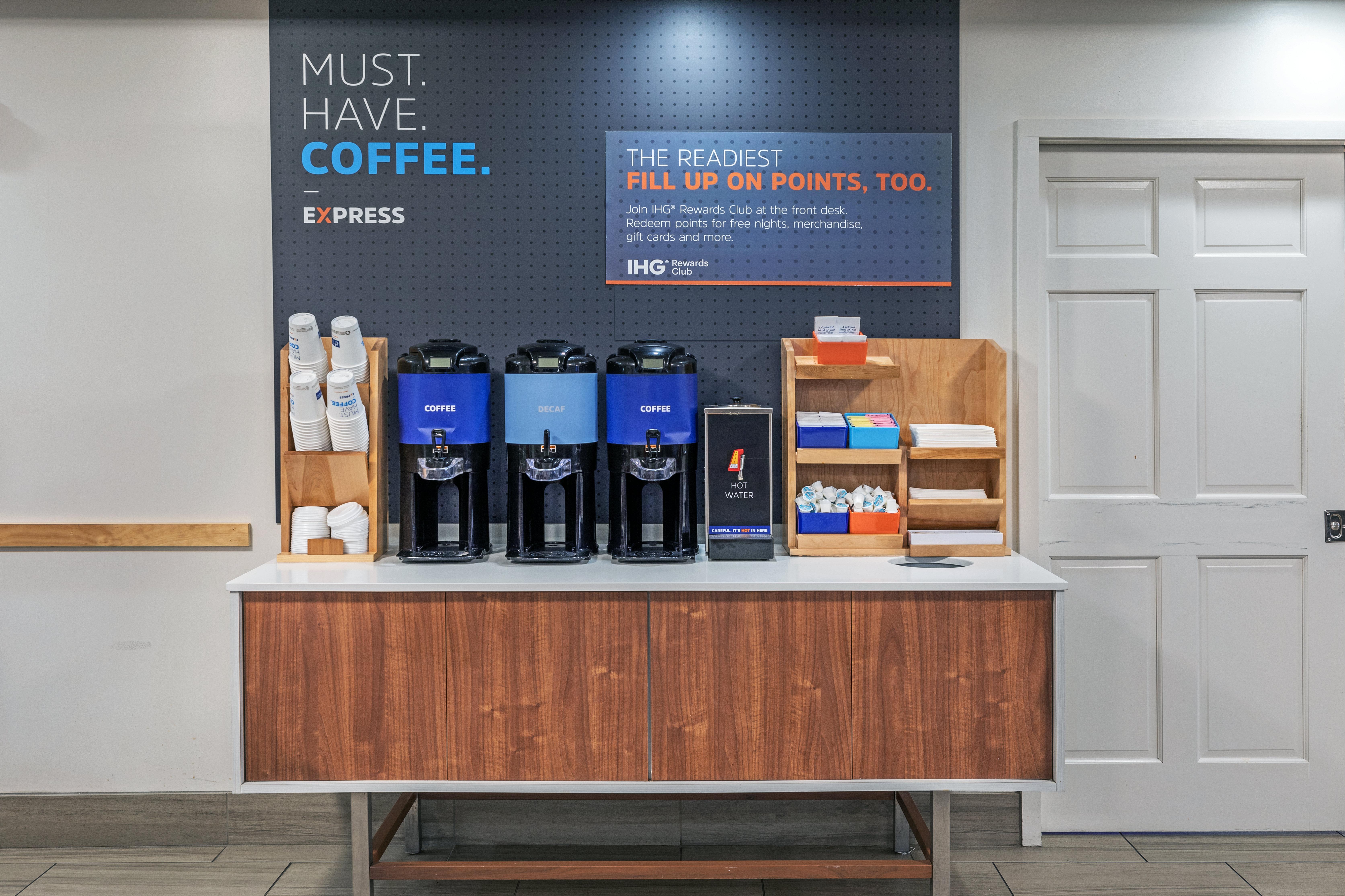 Hotel Express & Tulsa S Hwy 51 By Ihg 3*