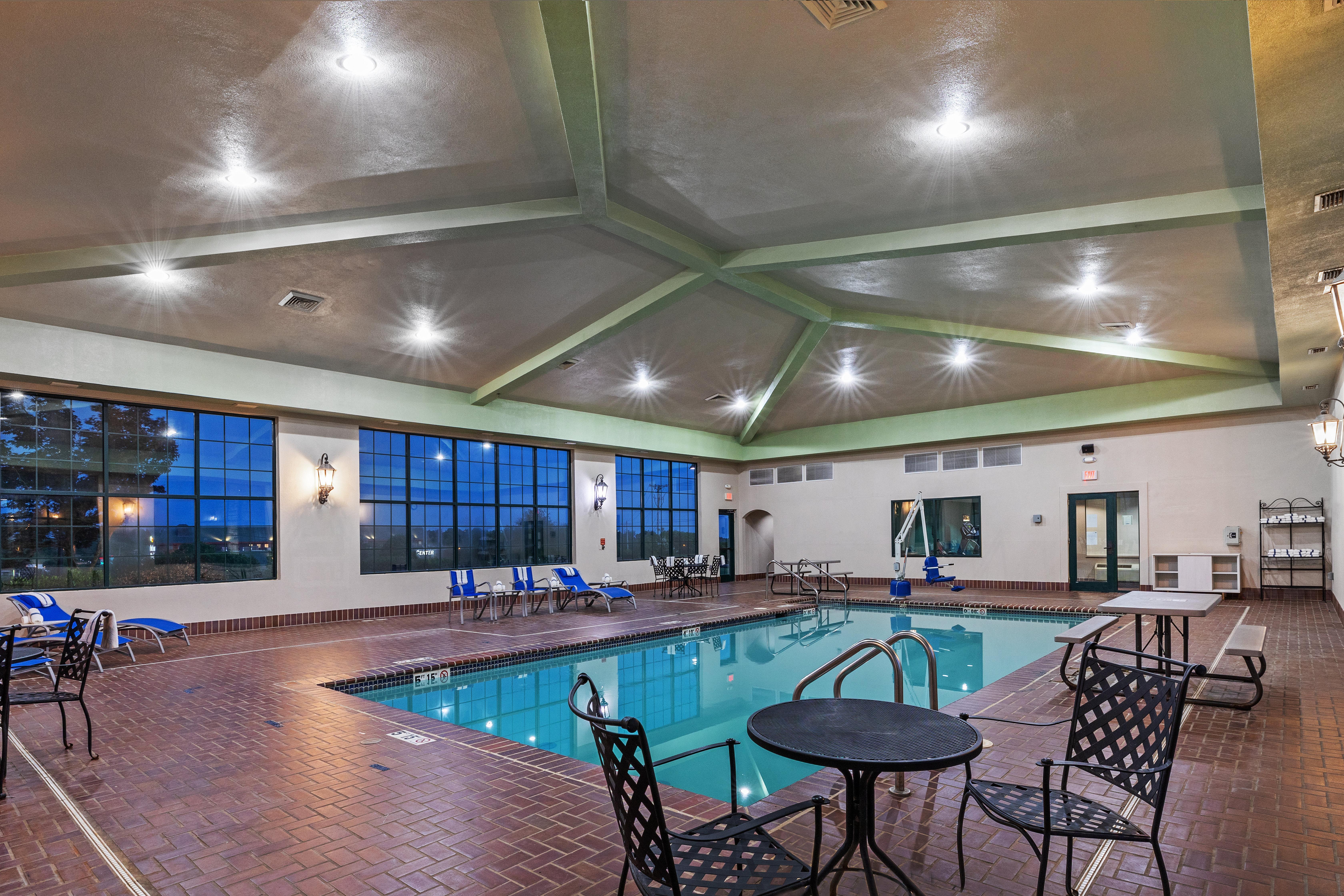 Express & Tulsa S Hwy 51 By Ihg 3*