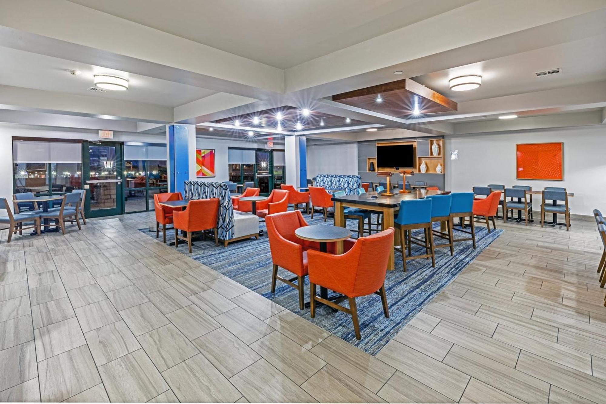 Express & Tulsa S Hwy 51 By Ihg Hotel Broken Arrow